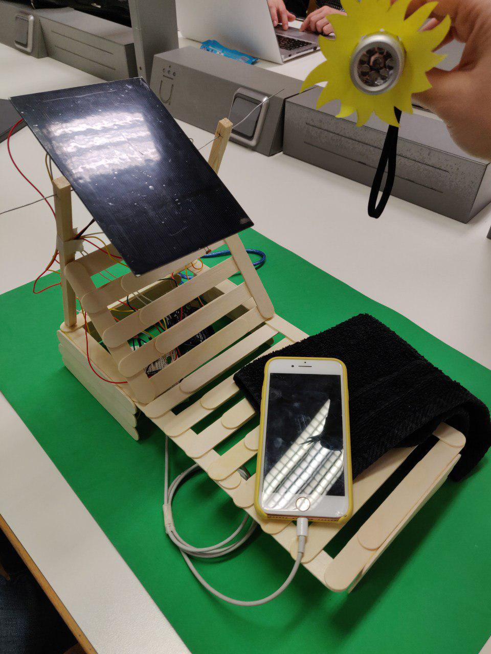Cargador solar smartphone - Proyectos con Arduino.
